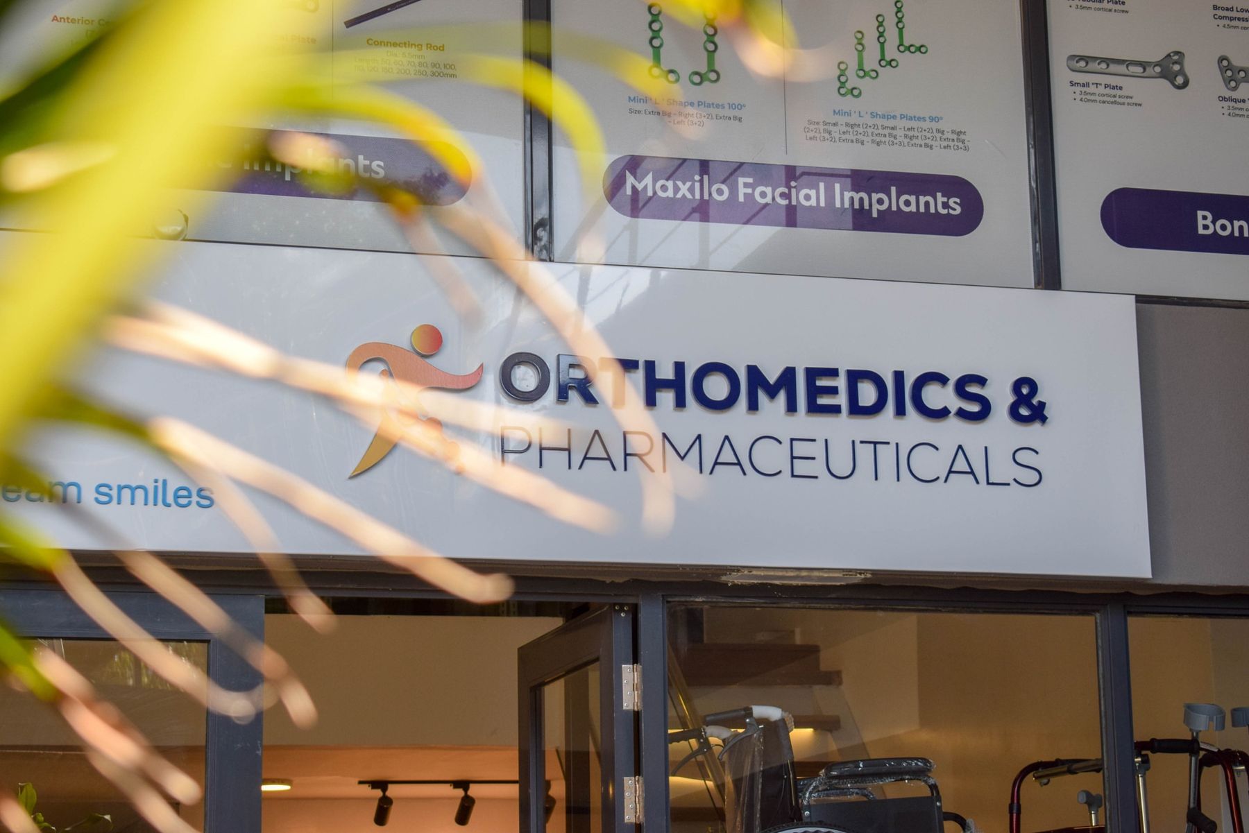 Orthomedics & Pharmaceuticals showroom signage