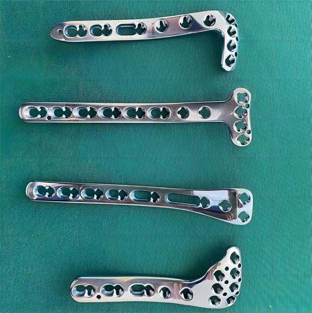 Locking plates